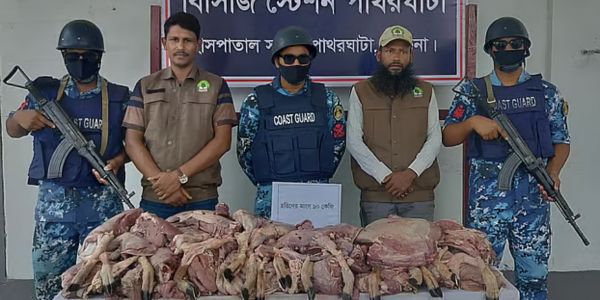 পাথরঘাটায় কোস্টগার্ডের অভিযানে ৯০ কেজি হরিণের মাংস জব্দ
